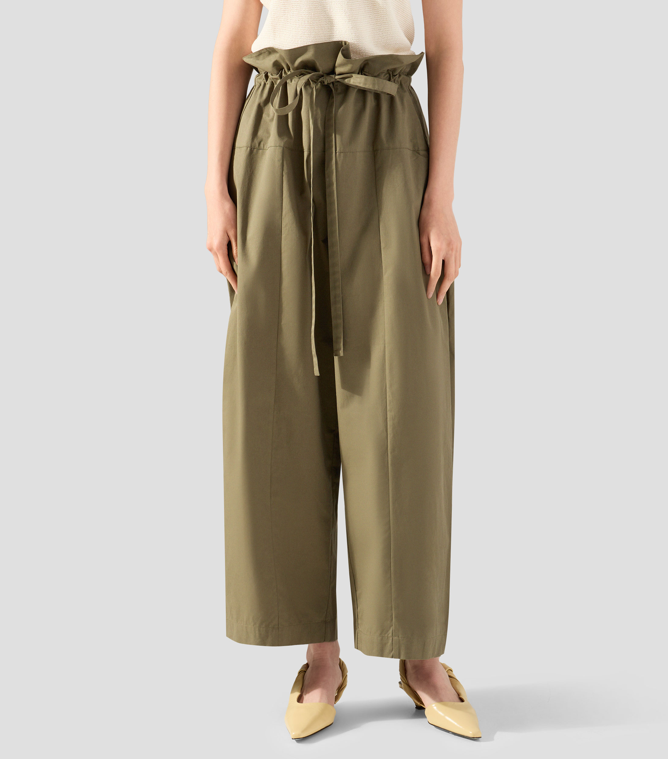 Pantalón casual acampanado Mujer